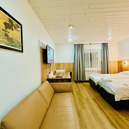 Destille Hotel 2*